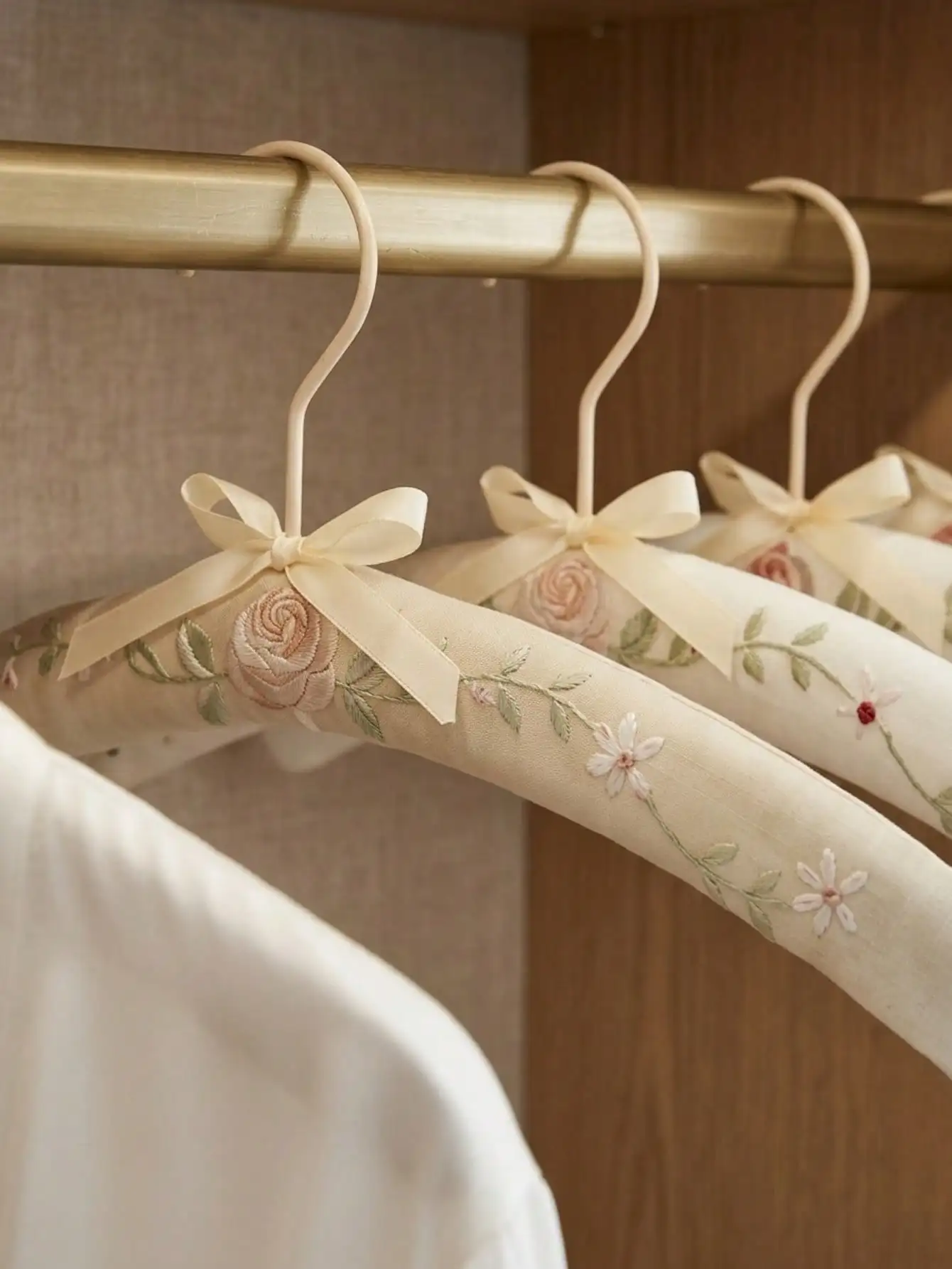 Embroidery-Covered Hanging Rac – Embroidery Gift Bewertung und Preis